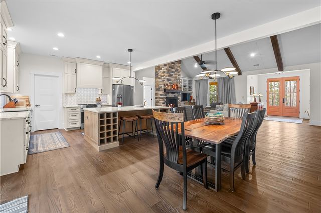 113 South Oak Pointe Drive, Seneca, SC 29672