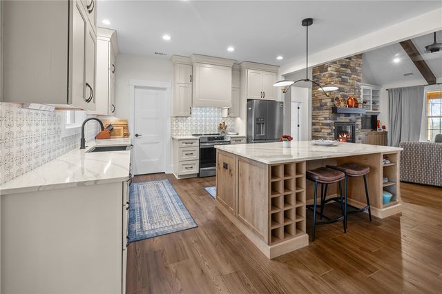 113 South Oak Pointe Drive, Seneca, SC 29672