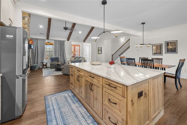 113 South Oak Pointe Drive, Seneca, SC 29672