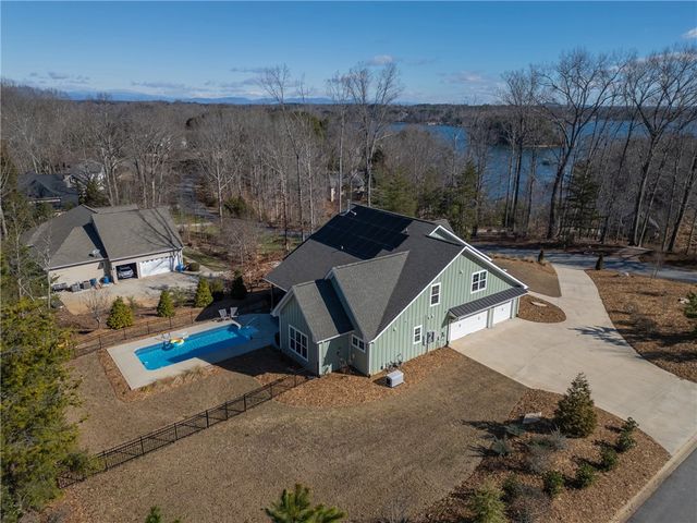 113 South Oak Pointe Drive, Seneca, SC 29672