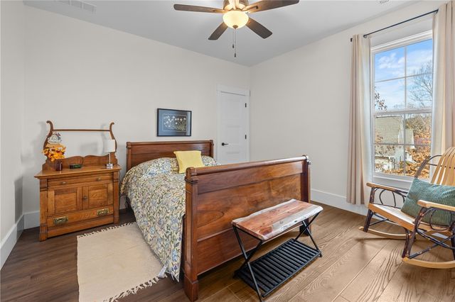 113 South Oak Pointe Drive, Seneca, SC 29672