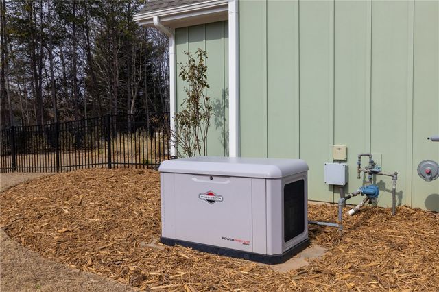 113 South Oak Pointe Drive, Seneca, SC 29672