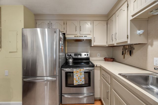 31 Highview Dr 31, Sandwich, MA 02563