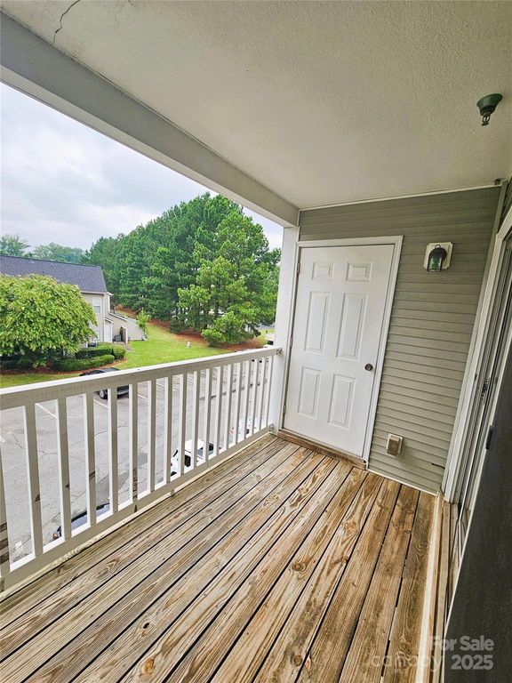 1162 Plaza Walk Drive, Charlotte, NC 28215