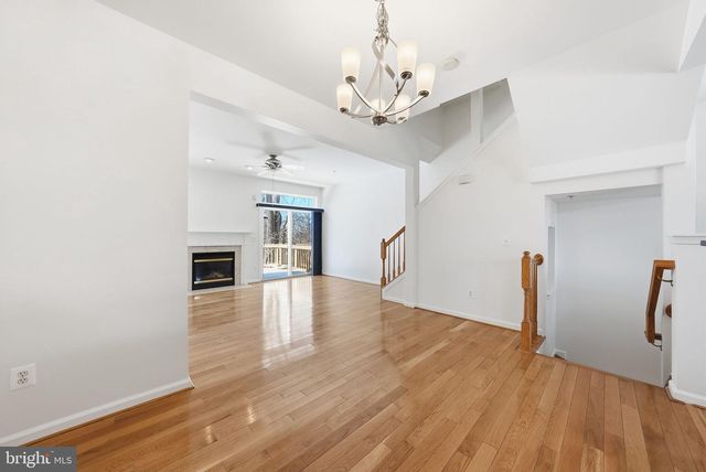 2957 HUNTINGTON GROVE SQ, Alexandria, VA 22306