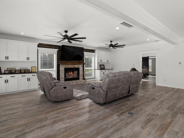 3288 US Hwy 79 S, Carthage, TX 75633