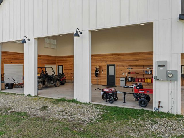 3288 US Hwy 79 S, Carthage, TX 75633