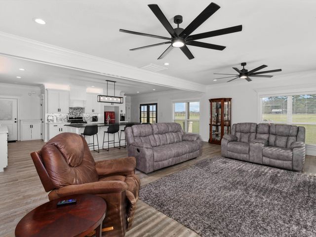 3288 US Hwy 79 S, Carthage, TX 75633