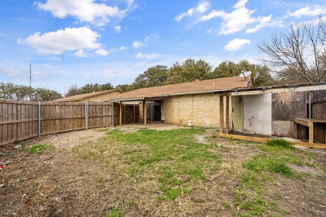 2918 Pinewood Drive, Garland, TX 75044