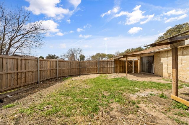 2918 Pinewood Drive, Garland, TX 75044