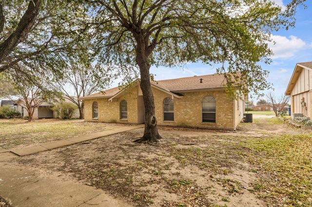 2918 Pinewood Drive, Garland, TX 75044