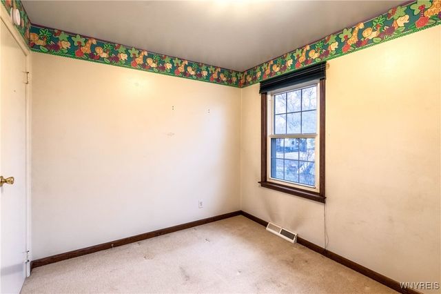 82 Penarrow Drive, Tonawanda, NY 14150