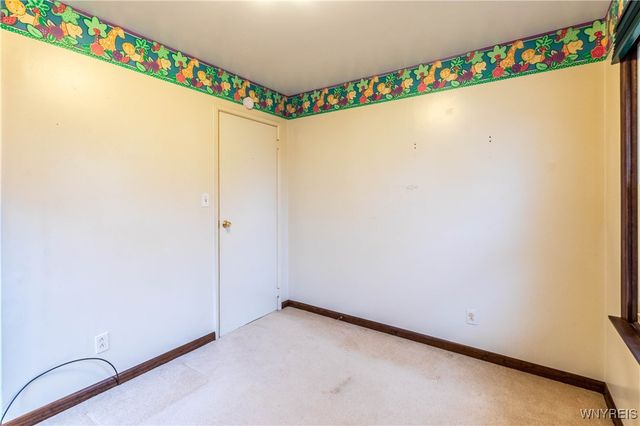 82 Penarrow Drive, Tonawanda, NY 14150