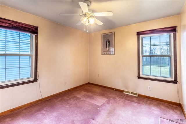 82 Penarrow Drive, Tonawanda, NY 14150