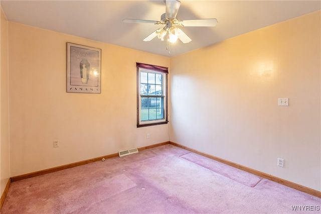 82 Penarrow Drive, Tonawanda, NY 14150