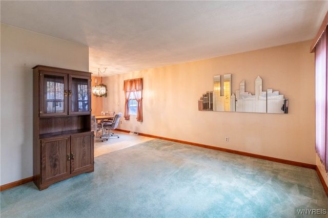 82 Penarrow Drive, Tonawanda, NY 14150