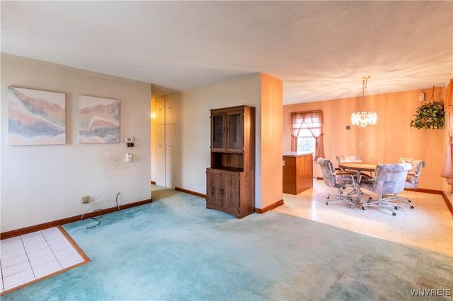 82 Penarrow Drive, Tonawanda, NY 14150