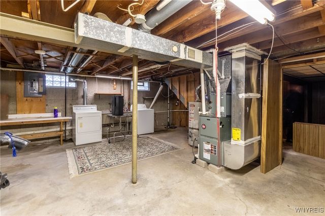 82 Penarrow Drive, Tonawanda, NY 14150