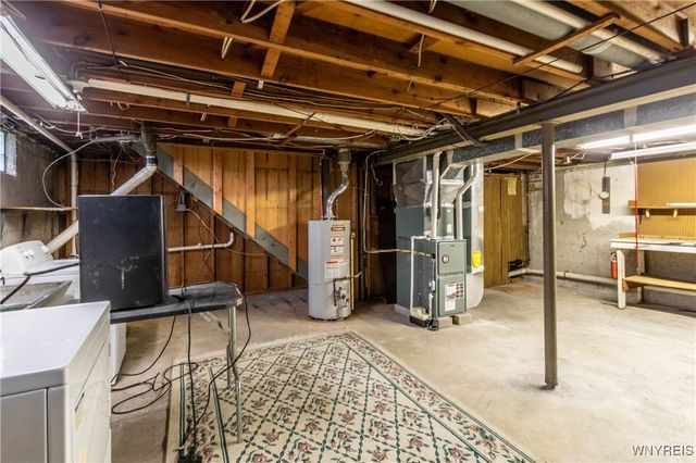 82 Penarrow Drive, Tonawanda, NY 14150