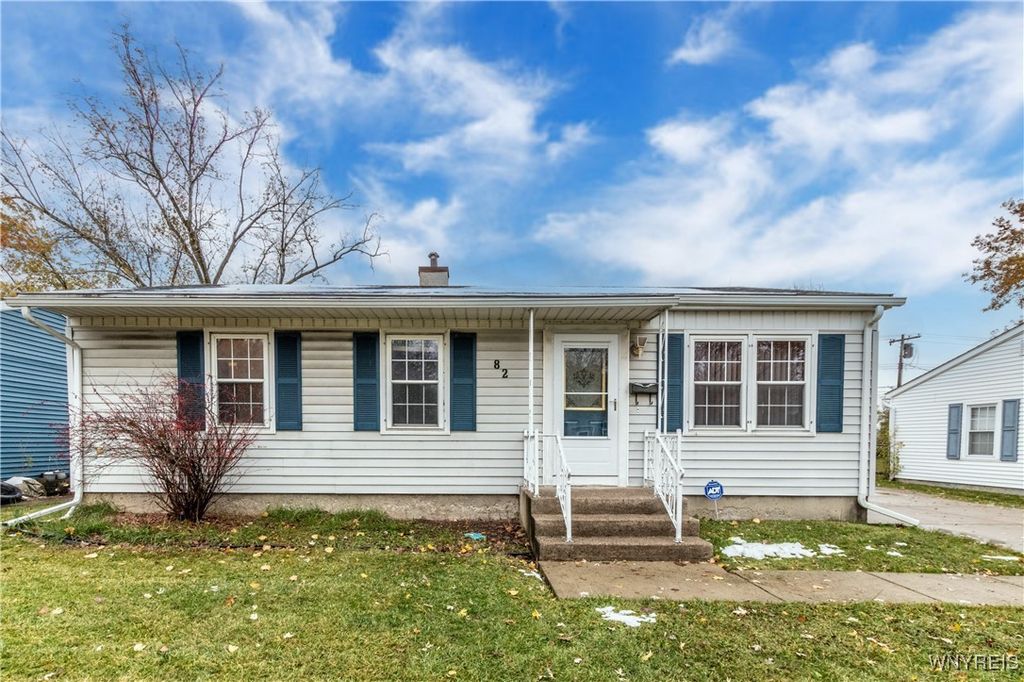 82 Penarrow Drive, Tonawanda, NY 14150
