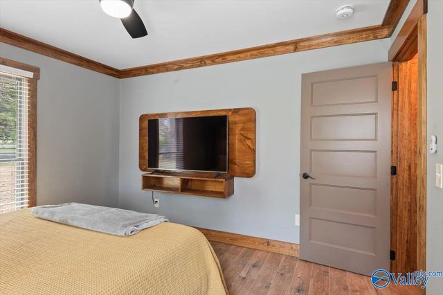 211 Bluff Pointe Road, Guntersville, AL 35976