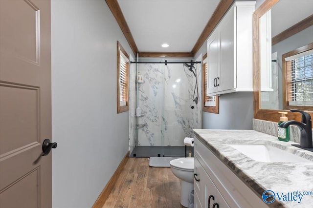 211 Bluff Pointe Road, Guntersville, AL 35976