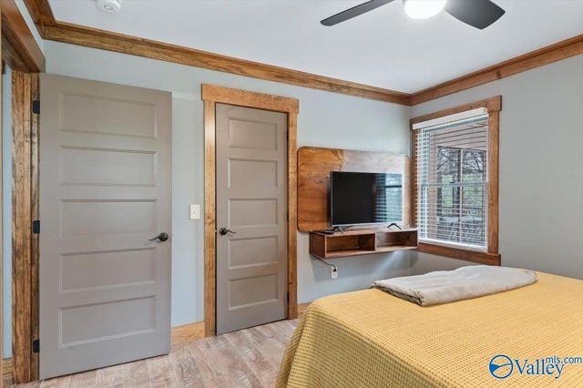 211 Bluff Pointe Road, Guntersville, AL 35976