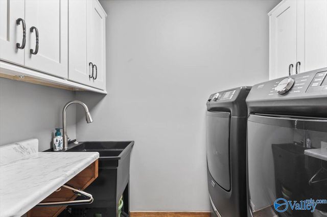 211 Bluff Pointe Road, Guntersville, AL 35976