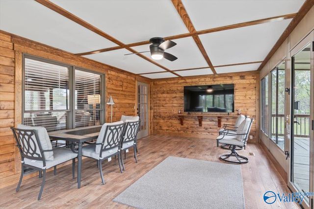 211 Bluff Pointe Road, Guntersville, AL 35976