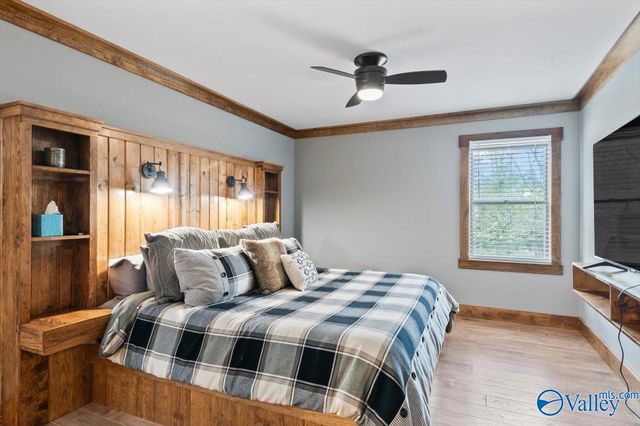 211 Bluff Pointe Road, Guntersville, AL 35976