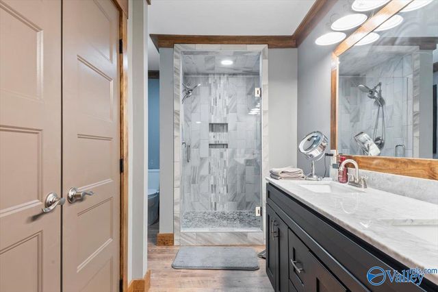 211 Bluff Pointe Road, Guntersville, AL 35976