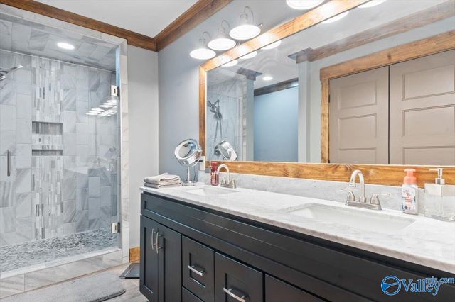 211 Bluff Pointe Road, Guntersville, AL 35976