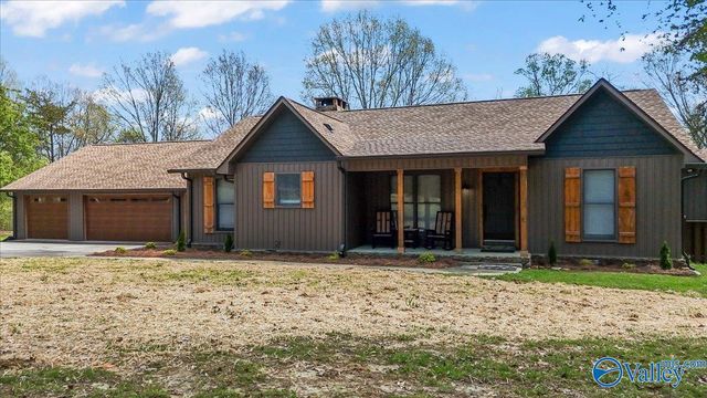 211 Bluff Pointe Road, Guntersville, AL 35976