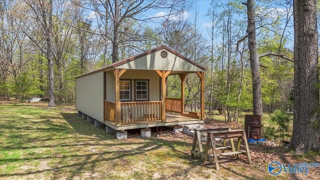 211 Bluff Pointe Road, Guntersville, AL 35976