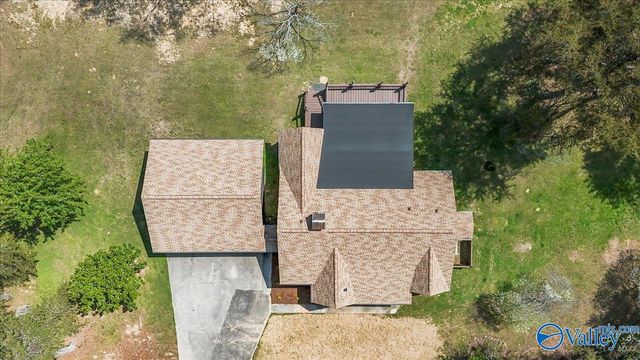 211 Bluff Pointe Road, Guntersville, AL 35976