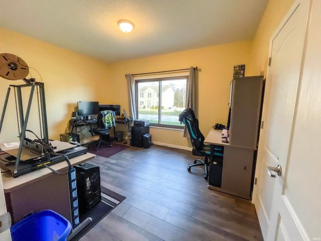 59699 Park Side Drive, Elkhart, IN 46517