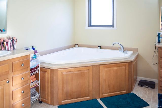 59699 Park Side Drive, Elkhart, IN 46517