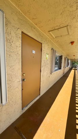 100 VILLAGE GREEN Circle E 314, Palm Springs, FL 33461