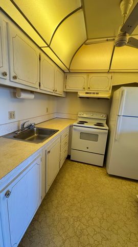 100 VILLAGE GREEN Circle E 314, Palm Springs, FL 33461