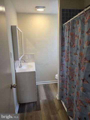 22--2 FLORENCE TOLLGATE PL, Burlington, NJ 08016