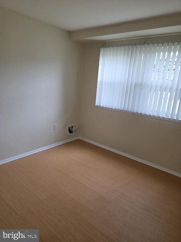 22--2 FLORENCE TOLLGATE PL, Burlington, NJ 08016