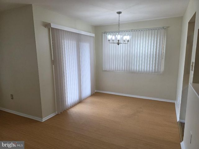 22--2 FLORENCE TOLLGATE PL, Burlington, NJ 08016