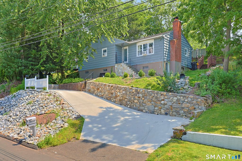 125 Florence Street, East Haven, CT 06512