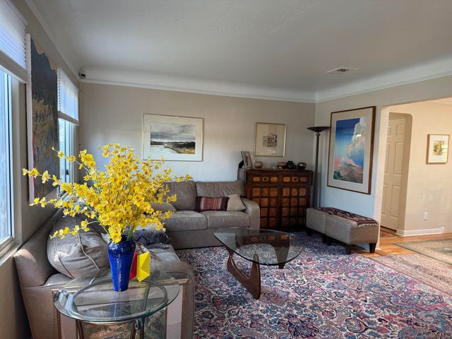 821 Solano Drive NE, Albuquerque, NM 87110