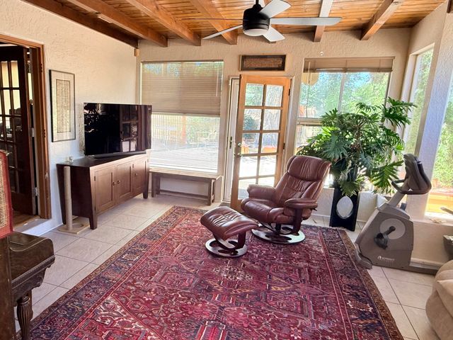 821 Solano Drive NE, Albuquerque, NM 87110