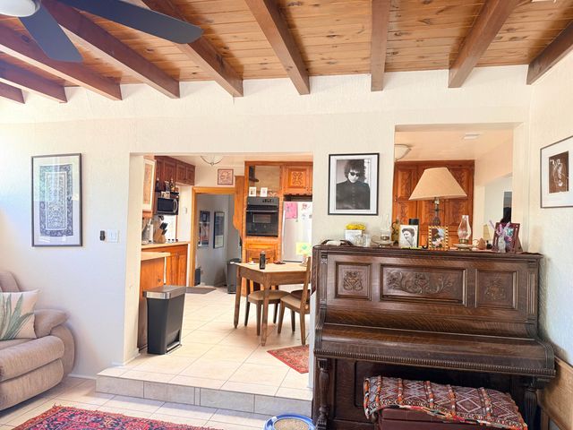 821 Solano Drive NE, Albuquerque, NM 87110