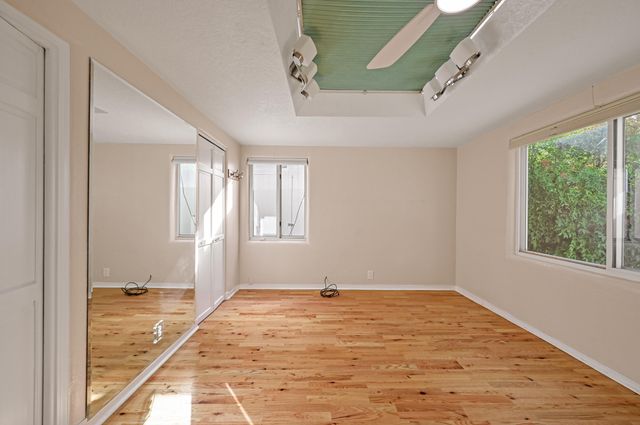 821 Solano Drive NE, Albuquerque, NM 87110