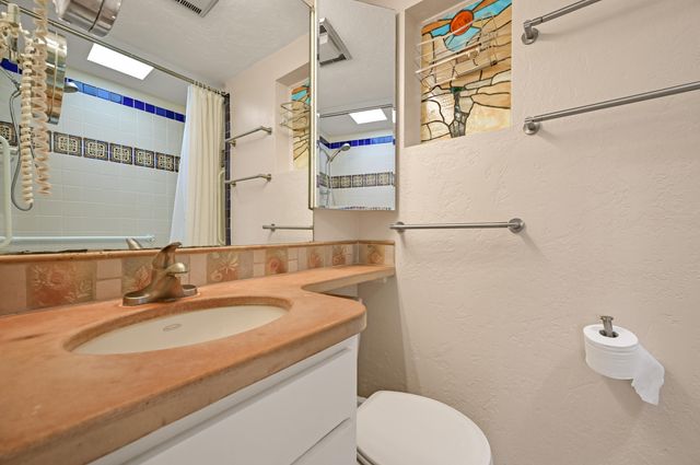 821 Solano Drive NE, Albuquerque, NM 87110