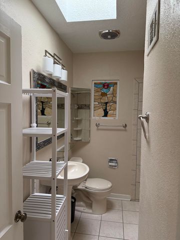 821 Solano Drive NE, Albuquerque, NM 87110