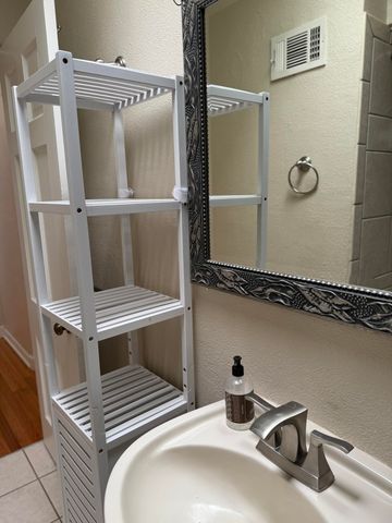 821 Solano Drive NE, Albuquerque, NM 87110